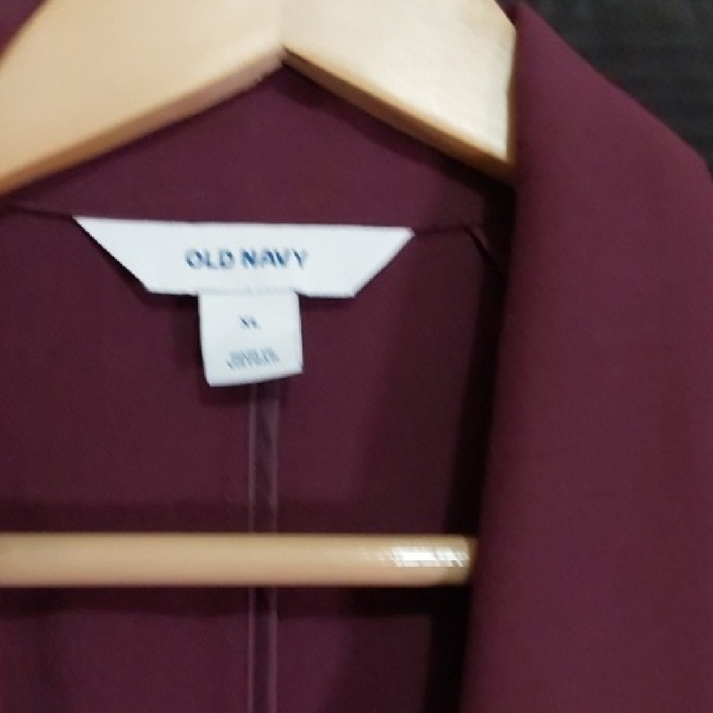 Old Navy Women's Blazer in Deep Burgundy - Picture 3 of 6